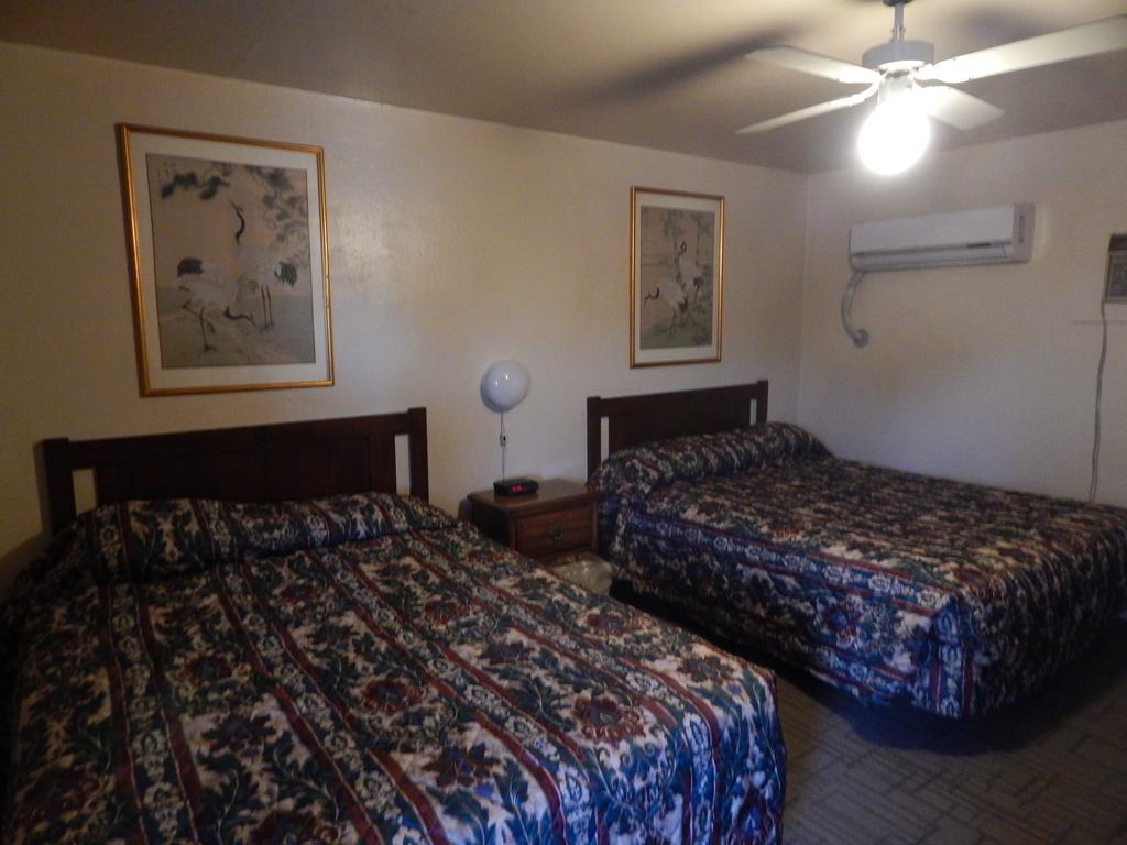Ute Motel Fountain Bilik gambar